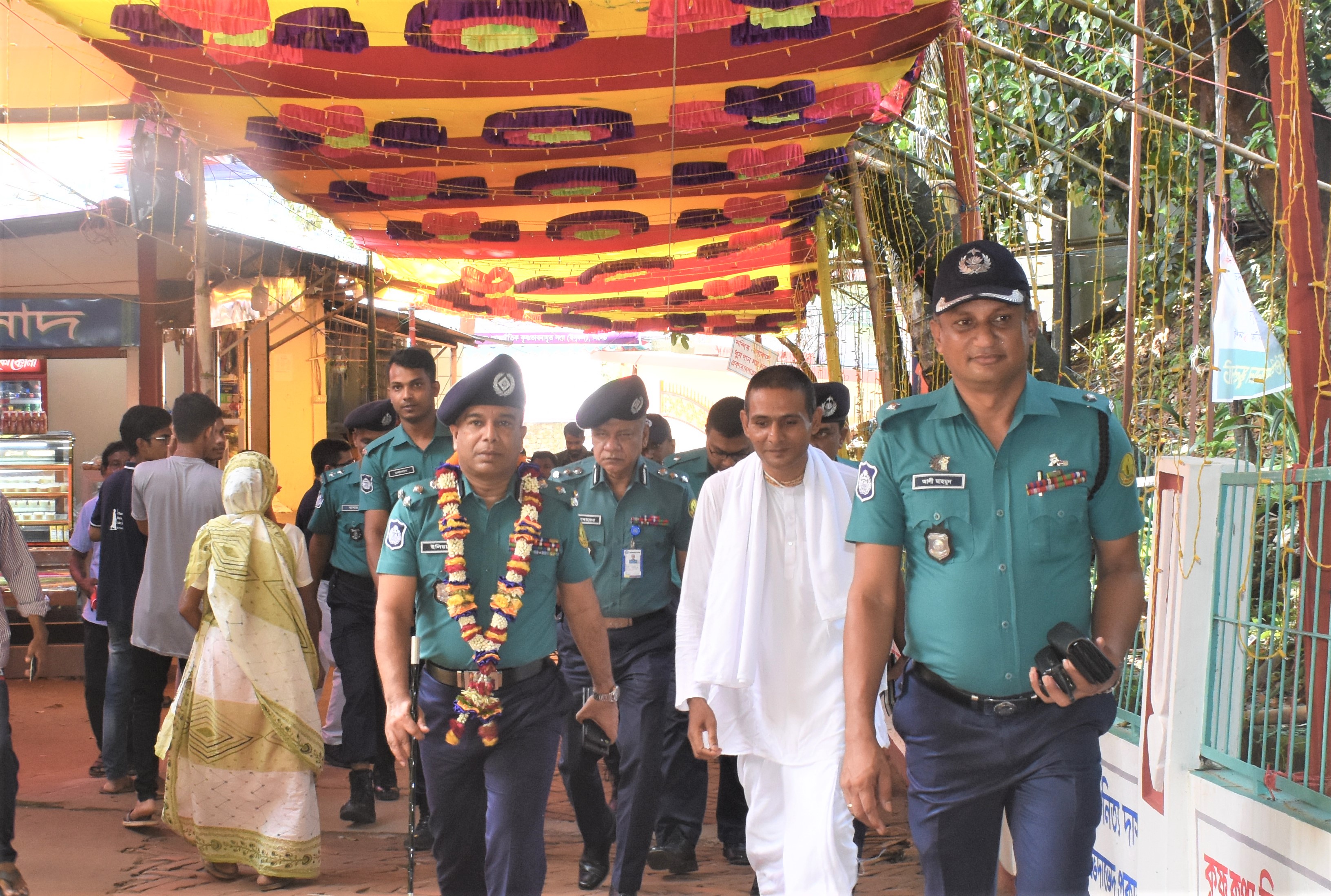 সিলেট ইসকন মন্দির পরিদর্শন করেন পুলিশ কমিশনার