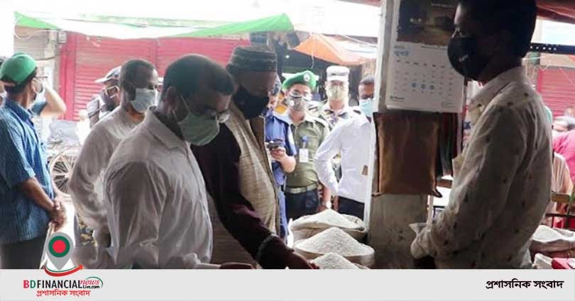 দ্রব্যমূল্য স্থীতিশীল রাখতে নওগাঁ ডিসির বাজার মনিটরিং