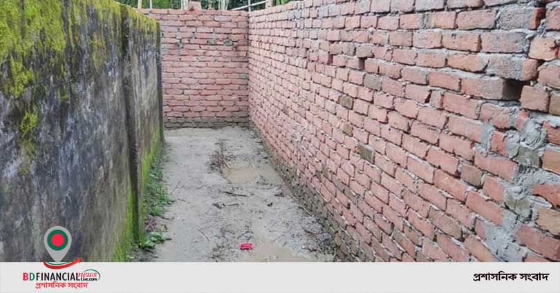 কাশিয়ানীতে ‘প্রতিবেশীর প্রাচীরে অবরুদ্ধ ৫ পরিবার