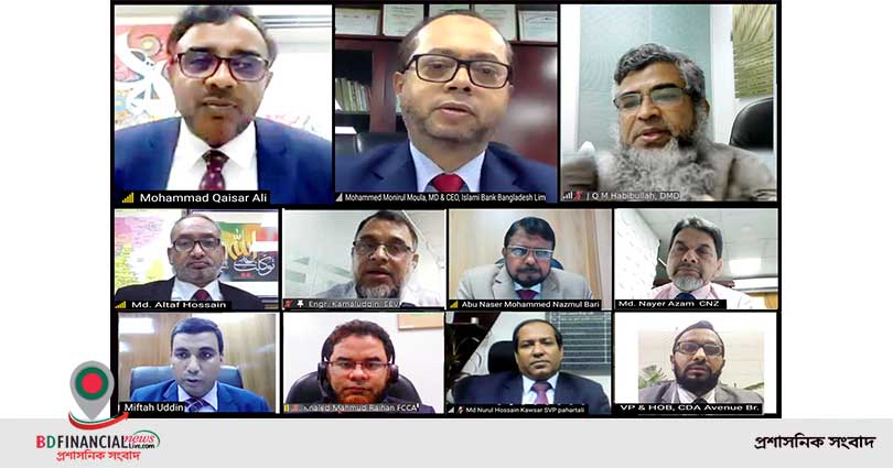 ময়মনসিংহে করোনার টিকাদান কেন্দ্র পরিদর্শনে মেয়র টিটু