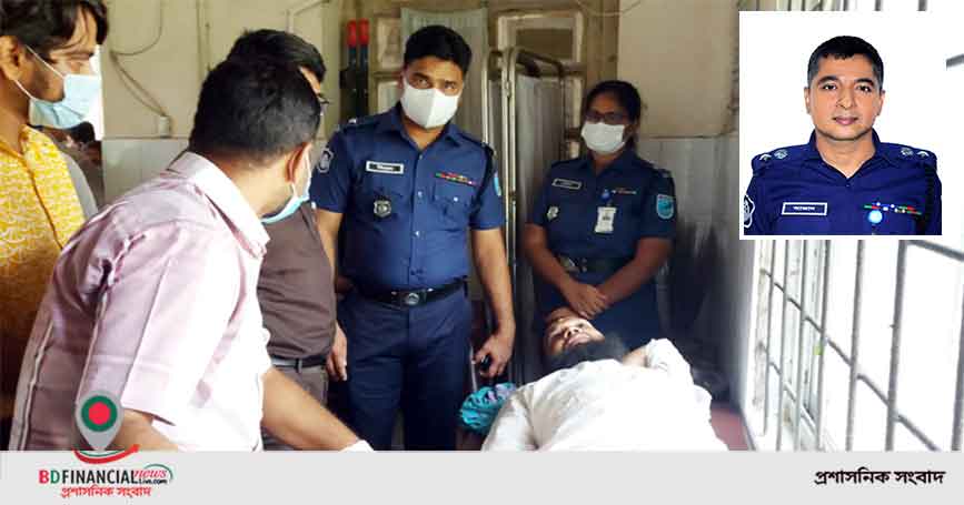 সড়ক দুর্ঘটনায় আহত যুবককে হাসপাতালে নিলেন এসপি আজাদ খান