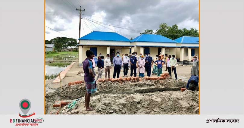 ময়মনসিংহে ভূমিহীন ও গৃহহীনদের জন্য নির্মিত ঘর পরিদর্শন করেন জেলা প্রশাসক