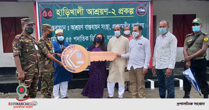 আশ্রয়ন-২ প্রকল্পের চাবি হস্তান্তর ও ঘরের উদ্বোদন করেন আব্দুস সালাম মূর্শেদী
