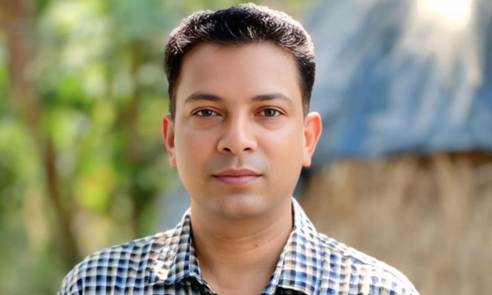 দায়িত্ব পালনের পথে জীবন গেল পুলিশ সদস্যের