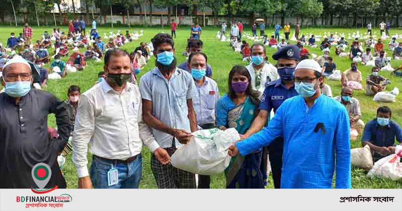 জয়পুরহাটে একদিনে ১০০০ পরিবারকে ত্রাণ দিল বসুন্ধরা গ্রুপ