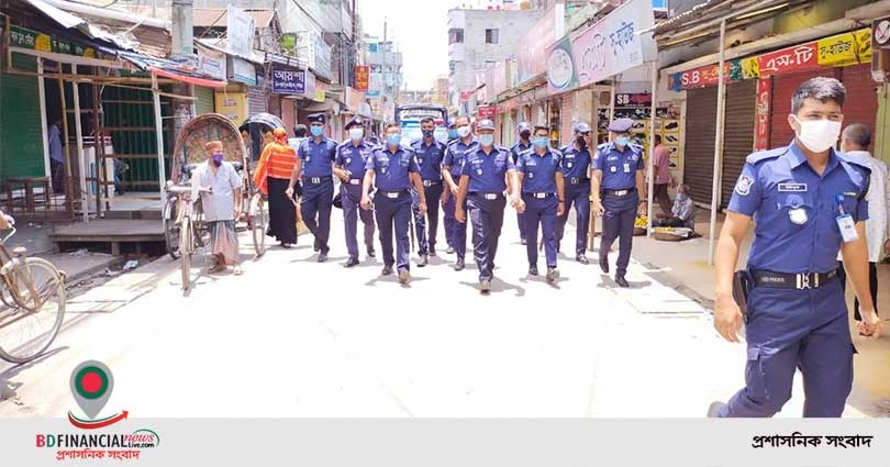 ঝালকাঠিতে পুলিশের সচেতনতামূলক প্রচারণা