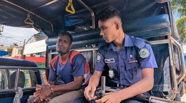 সৈকতে নারী পর্যটকদের গোসলের ভিডিও ধারণ, যুবকের সাজা