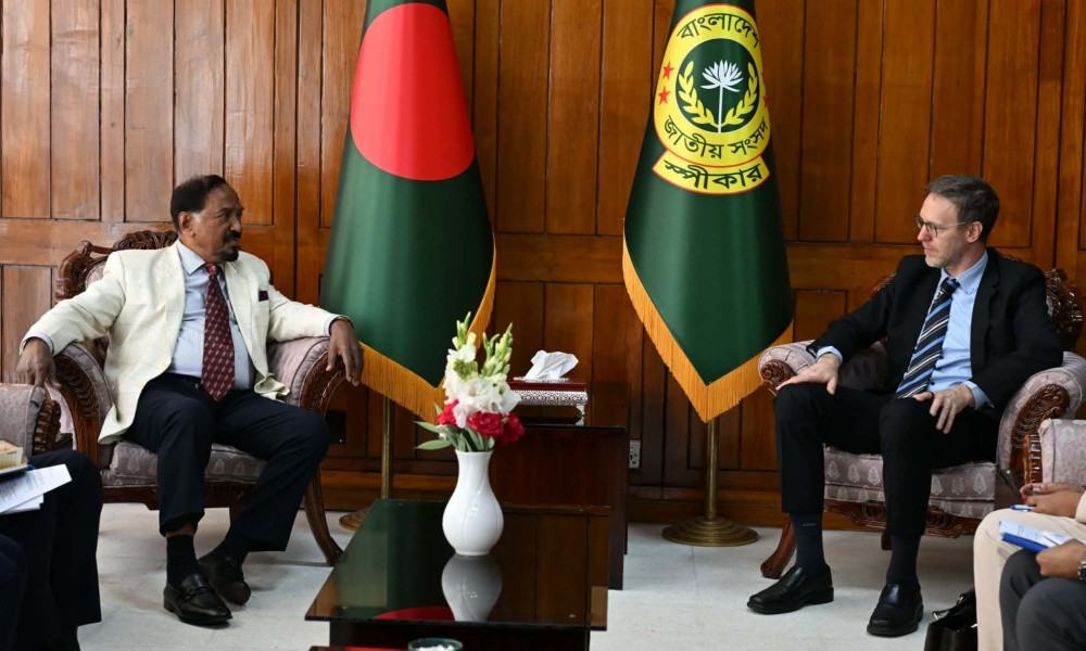 সংবিধানের প্রয়োজনীয় সংশোধনে সরকার খুবই উদার : স্পিকার