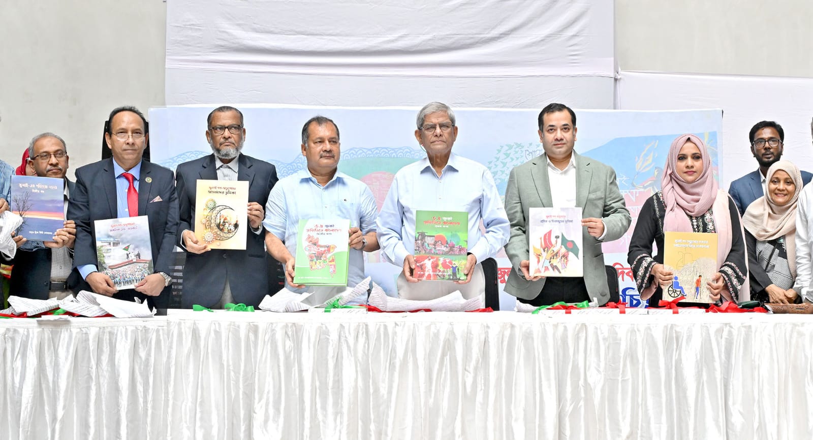 পরিবর্তনের দাবিতে বারবার প্রাণ দিয়েছে দেশের মানুষ: স্থানীয় সরকার মন্ত্রী