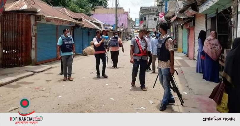 লকডাউন বাস্তবায়নে তৎপর লক্ষ্মীপুর জেলা পুলিশ