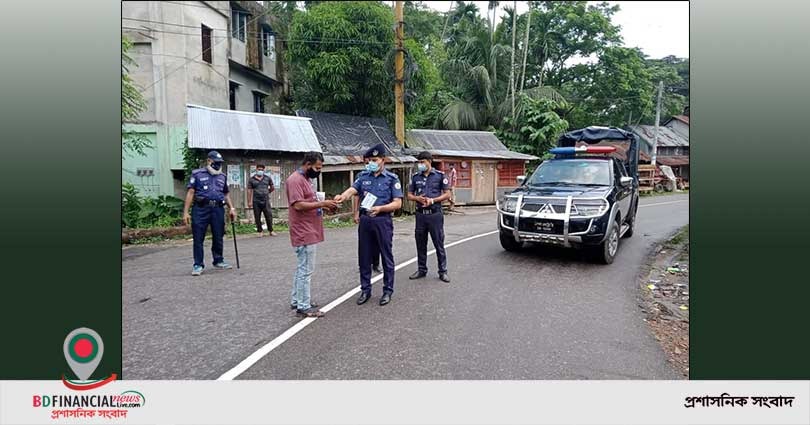 সংক্রমণ রোধে নিরলসভাবে কাজ করে যাচ্ছে বরগুনা জেলা পুলিশ