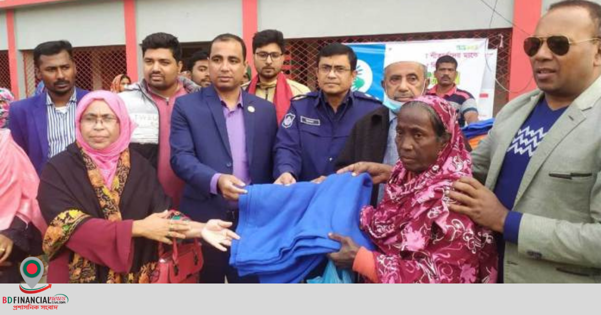 বাগেরহাটে বসুন্ধরা গ্রুপের কম্বল পেয়ে খুশিতে আত্মহারা শীতার্থরা