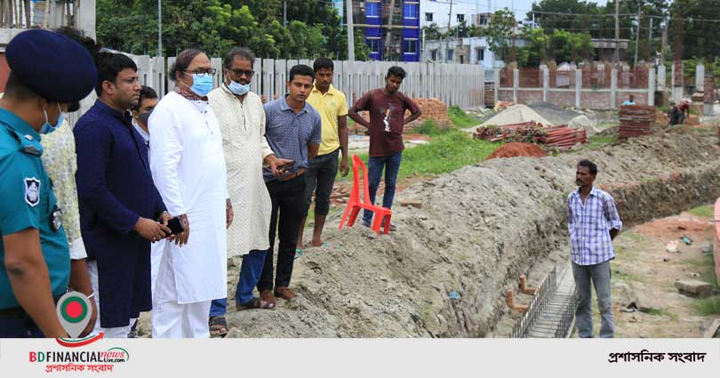 শেখ রাসেল শিশুপার্কের উন্নয়ন কাজ পরিদর্শনে মেয়র লিটন