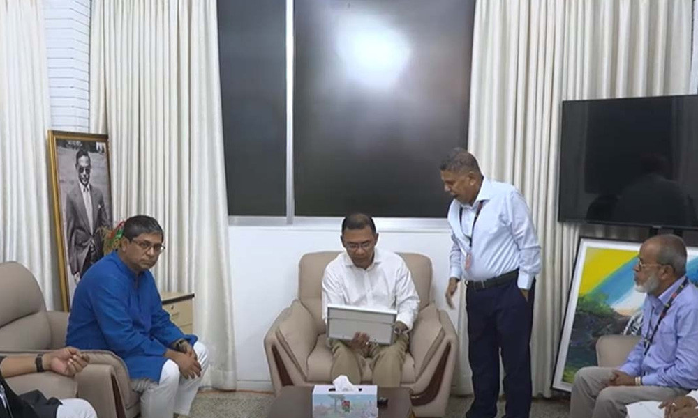 নবনিযুক্ত ১৪ জেলা প্রশাসকের সঙ্গে প্রধানমন্ত্রীর বৈঠক
