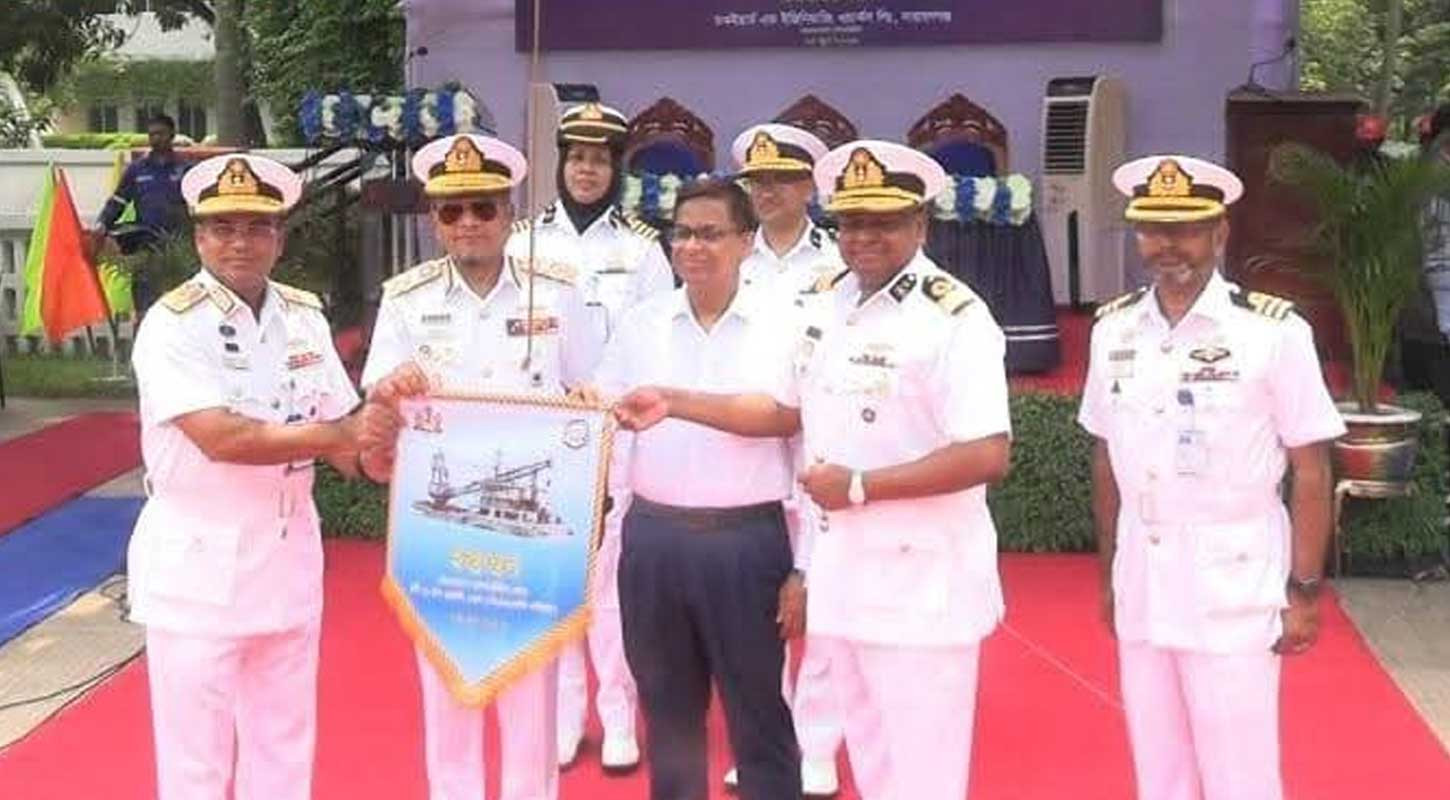 বড় যুদ্ধজাহাজ নির্মাণে স্বনির্ভর হচ্ছে বাংলাদেশ: নৌবাহিনী প্রধান