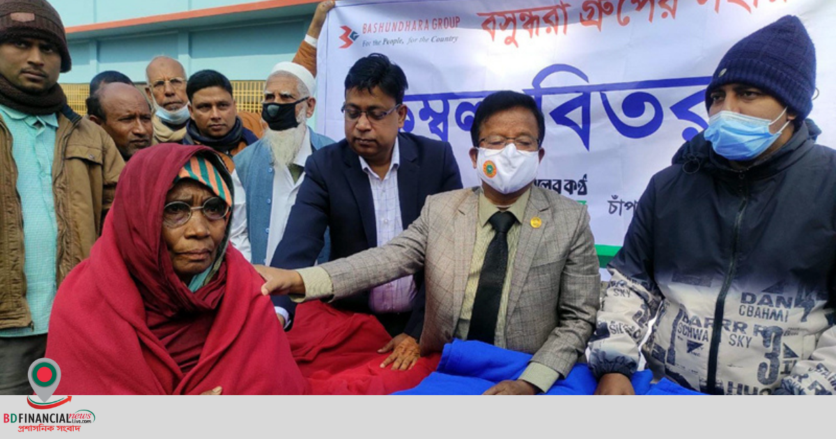 বসুন্ধরা গ্রুপের সহযোগিতায় চাঁপাইনবাবগঞ্জে শীতার্তদের মধ্যে শুভ সংঘের কম্বল বিতরণ