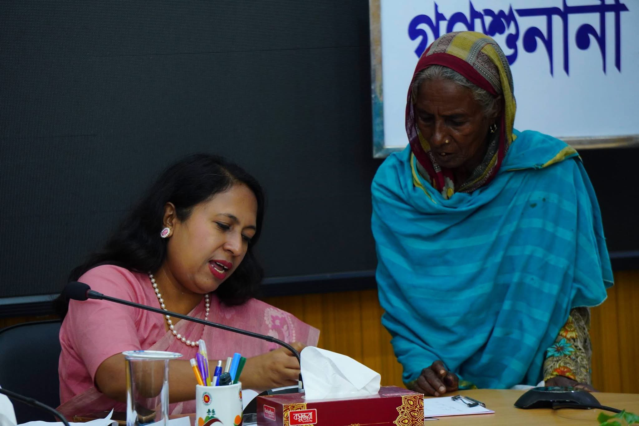 জনগণের দোরগোড়ায় সেবাপ্রদান নিশ্চিত করতে জেলা প্রশাসকের গণশুনানি