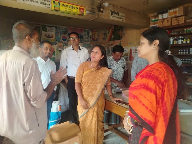 কৃষকদের অধিকার ও ন্যায্যমূল্য নিশ্চিতকরণে ঝিনাইগাতীতে সার ডিলারদের কার্যক্রম পরিদর্শন