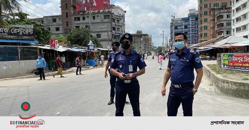 করোনা বিস্তাররোধে মাঠে চাঁদপুর জেলা পুলিশ