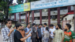 মোহাম্মদপুরের সমালোচিত ওসিকে বদলির ঘটনায় মিষ্টি বিতরণ