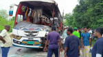 দিনাজপুরে পাঁচজনসহ সড়ক দুর্ঘটনায় ঝরল ১৭ প্রাণ