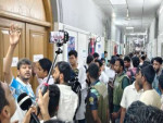 পদত্যাগের দাবিতে ঢামেক পরিচালকের কক্ষে চিকিৎসক-শিক্ষার্থীরা