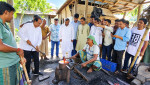 কামারের কাজ ভাগ করে নিলেন দুলু
