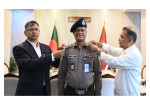 নবনিযুক্ত আইজিপিকে র‍্যাঙ্ক ব্যাজ পরালেন প্রধানমন্ত্রী