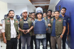 ডেভিড ইমনসহ ৫ জন গ্রেপ্তার, অস্ত্র উদ্ধার চট্টগ্রাম জেলা ডিবির অভিযানে