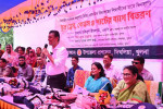 প্রধানমন্ত্রীর অভিপ্রায় অনুসারে বিভিন্ন প্রাথমিক বিদ্যালয়ের শিক্ষার্থীদের মাঝে বিনামূল্যে স্কুল ড্রেস, কেডস ও পাটের ব্যাগ বিতরণ